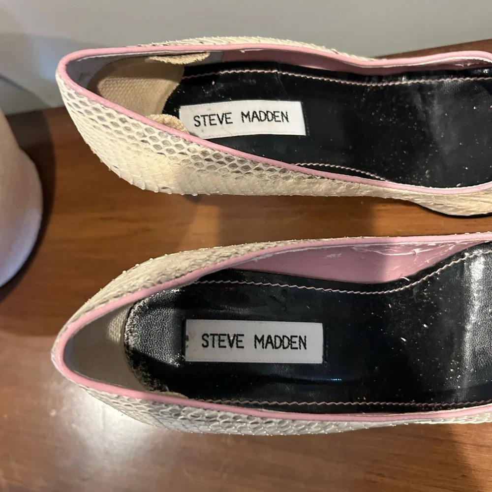 Steve Madden Textured Cream and Pink Heels - Picture 5 of 6